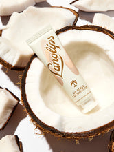 Lanolips Lip Scrub Coconutter is a 100% natural balm based scrub, containing ingredients including our ultra-pure grade lanolin, real finely grated coconut shell pieces and sugar.